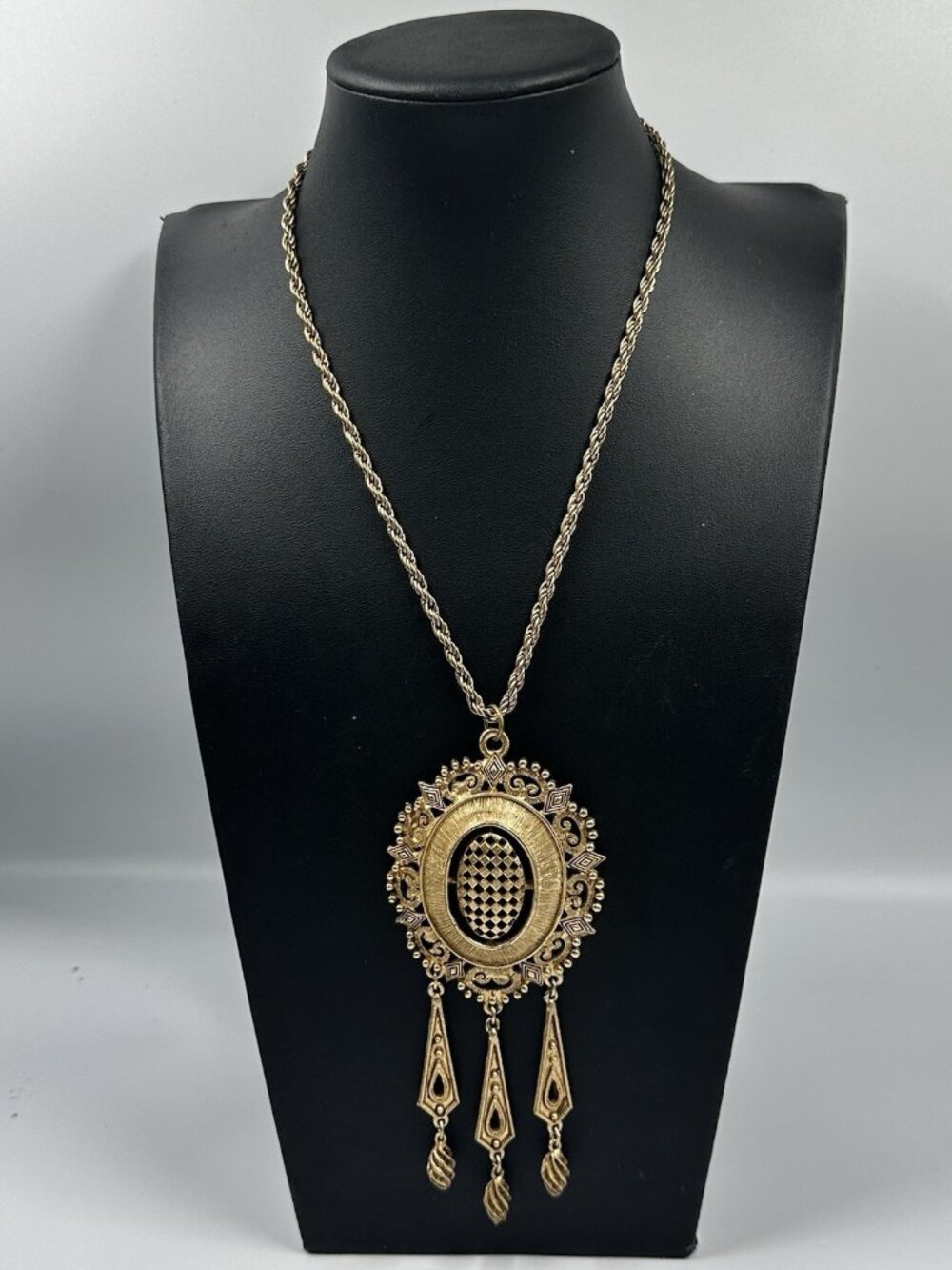 Vintage Medallion Pendant Necklace Gold Tone Ornate Statement Long Chain - Picture 1 of 9